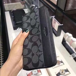 Brand new COACH man’s wallet.